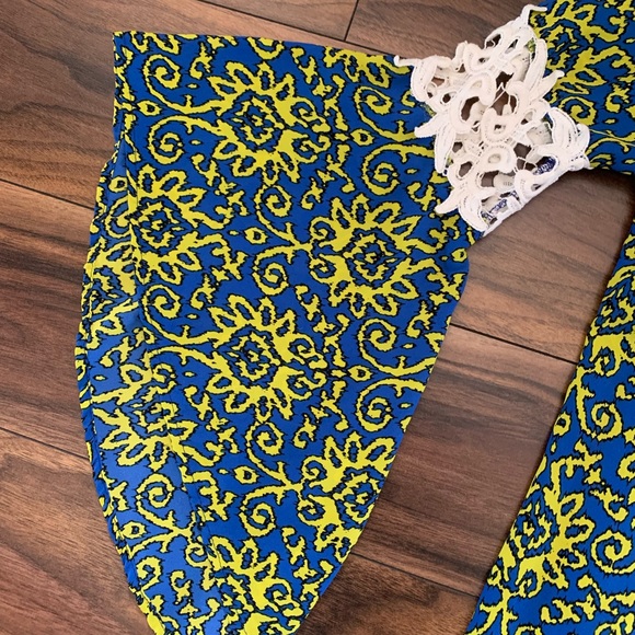 Super Precious Dress! - Picture 2 of 3